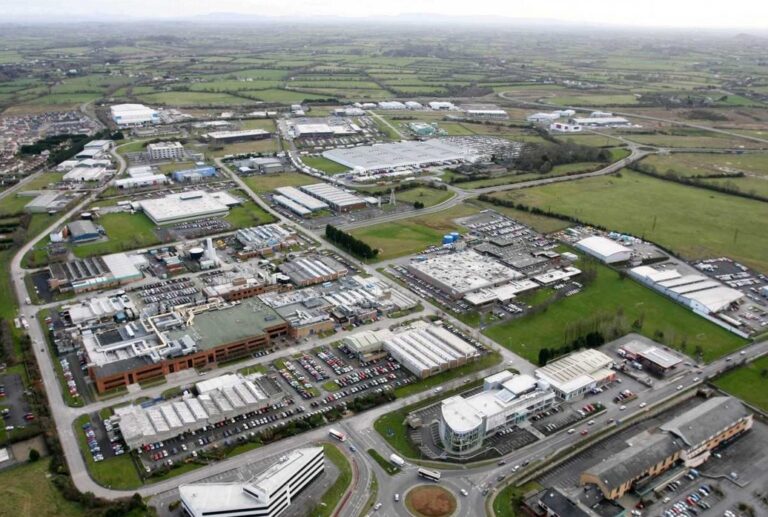 Kawasan Industri : Arti, Ciri-ciri, Keuntungan dan Contohnya